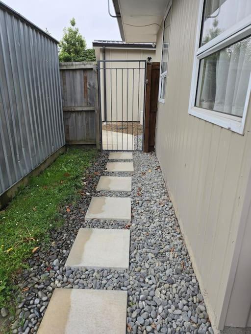 Chic Private Studio 5 Mins From Airport And Shops Vila Christchurch Exterior foto